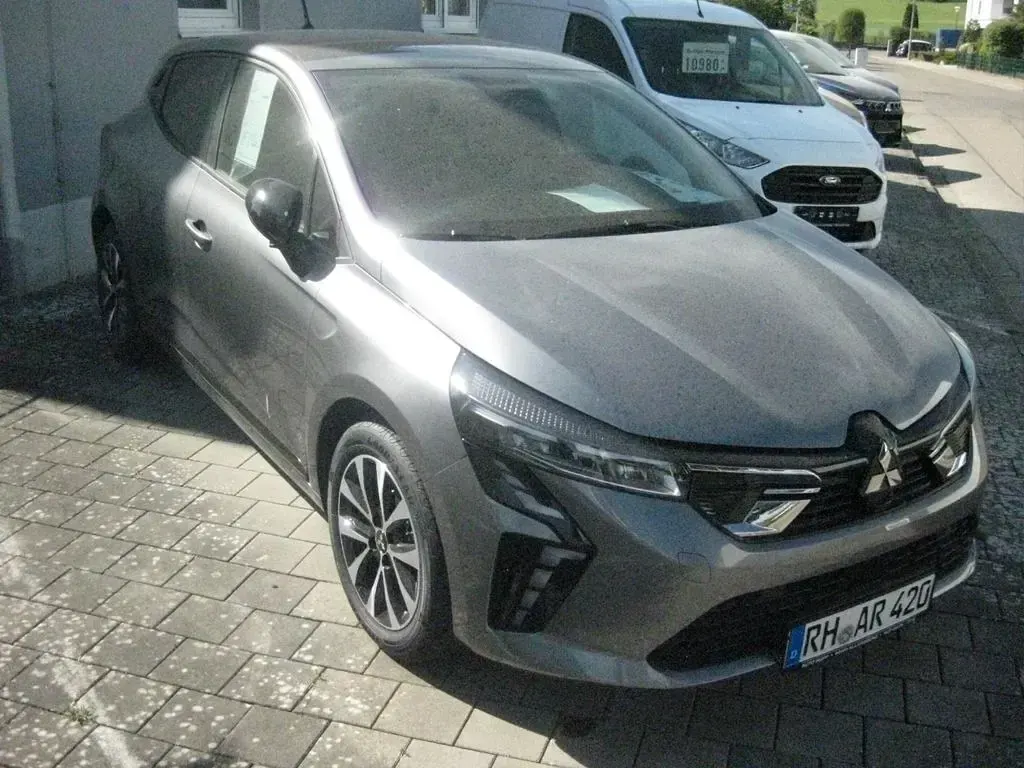Neu Mitsubishi Colt Plus 91 PS (66 kW) 2026 Grau Kleinwagen