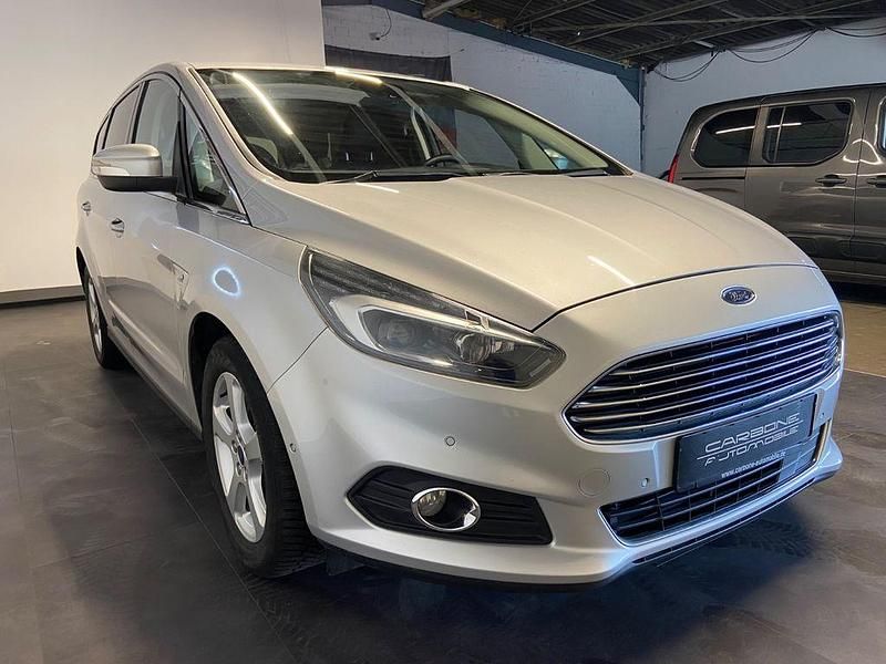 Gebraucht Ford S-MAX Titanium 150 PS (110 kW) 2018 Silber Van / Kleinbus