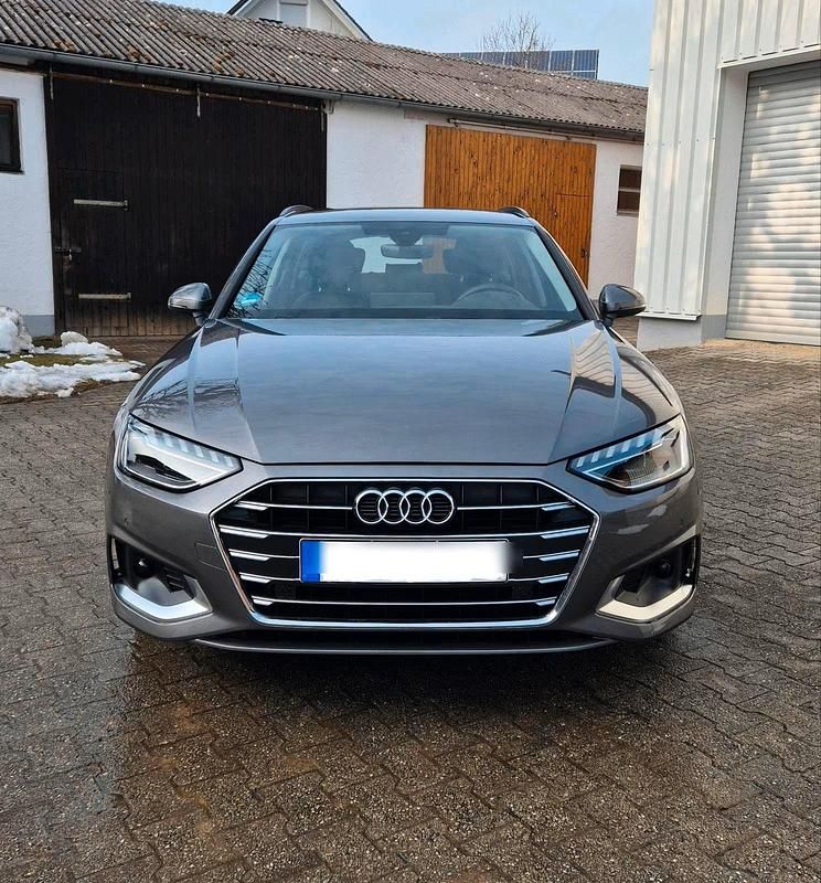 Gebraucht Audi A4 Advanced Plus 163 PS (119 kW) 2022 Grau Kombi