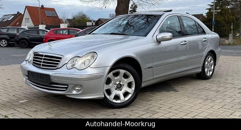 Silber Gebraucht 2006 Mercedes C200 Avantgarde Limousine | 2.700 € (Fairer Preis) - Bild 1/4