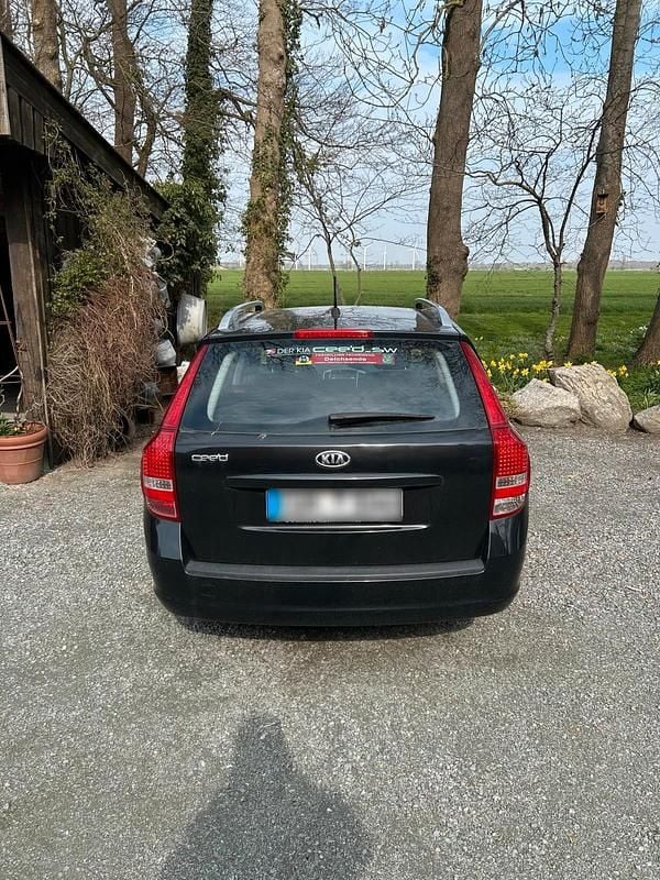 Używany Kia Ceed 2009 Czarny Hatchback