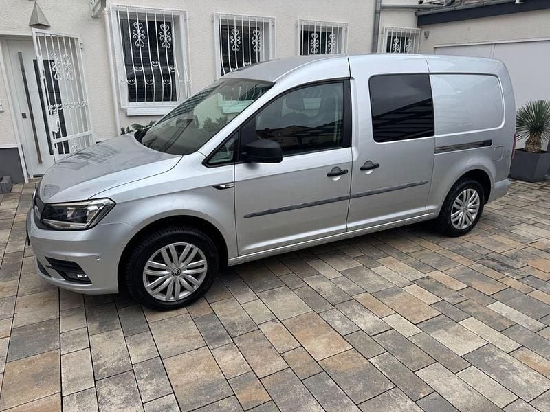 Gebraucht VW Caddy Maxi 101 PS (74 kW) 2018 Silber Van / Kleinbus