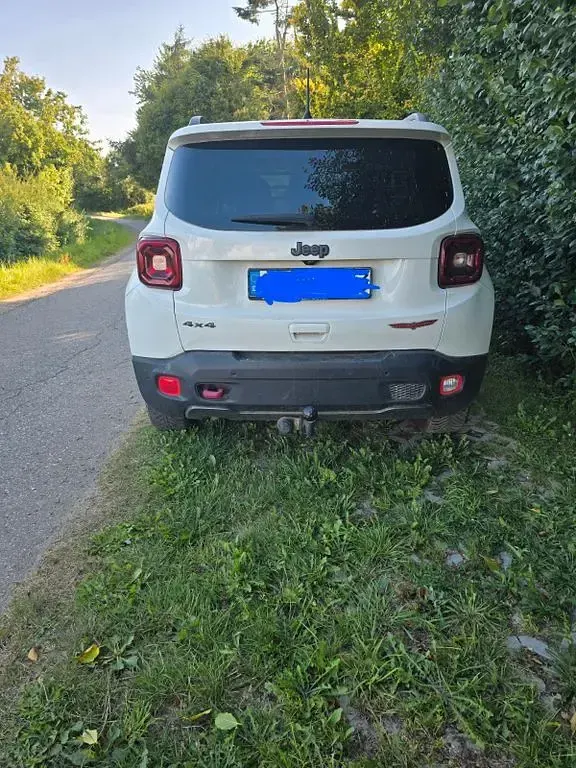 Gebraucht Jeep Renegade Trailhawk 170 PS (125 kW) 2021 Weiß SUV