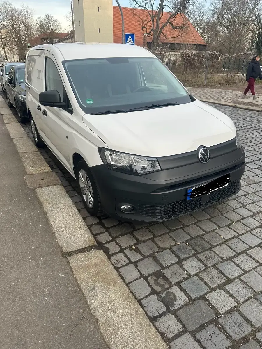 Second-hand VW Caddy 102 CP (75 kW) 2021 Alb Monovolum