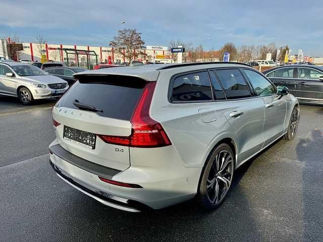 Gebraucht Volvo V60 145 PS (106 kW) 2025 Kombi