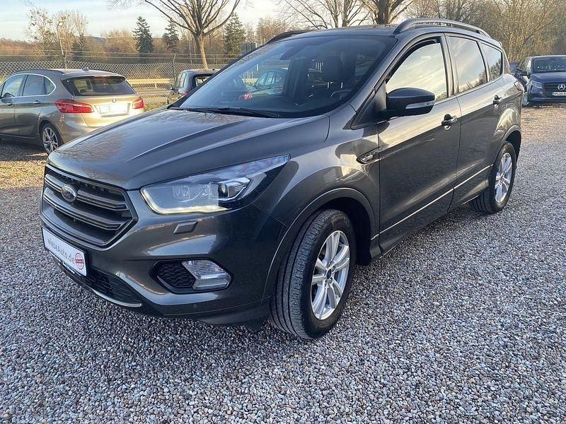 Gebraucht Ford Kuga ST-Line 175 PS (128 kW) 2019 Magneticgrau SUV