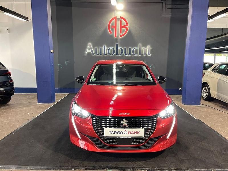 Rot Gebraucht 2022 Peugeot 208 Allure Kleinwagen | 16.600 € (Guter Preis) - Bild 1/4