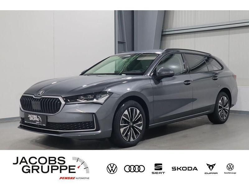 Grau Neu 2025 Skoda Superb Selection Kombi | 56.275 € (Teuer) - Bild 1/4