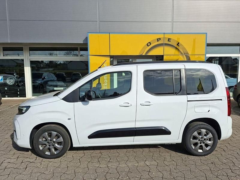 Gebraucht Opel Combo Life 131 PS (96 kW) 2024 Weiß Van / Kleinbus