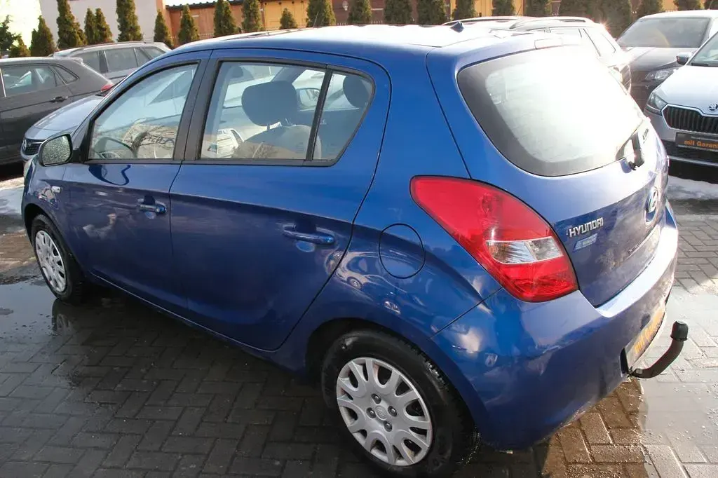Gebraucht Hyundai i20 Edition+ 77 PS (56 kW) 2010 Blau Kleinwagen