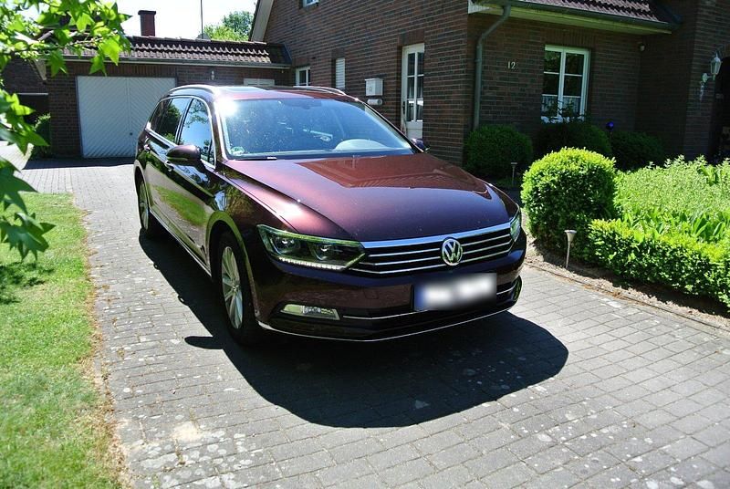 Gebraucht VW Passat Highline 150 PS (110 kW) 2016 Rot Kombi