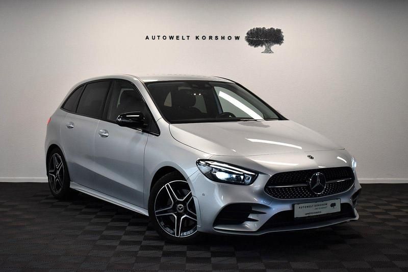 Iridiumsilber metalliclack Gebraucht 2019 Mercedes B220 AMG line Van / Kleinbus | 29.300 € (Teuer) - Bild 1/3