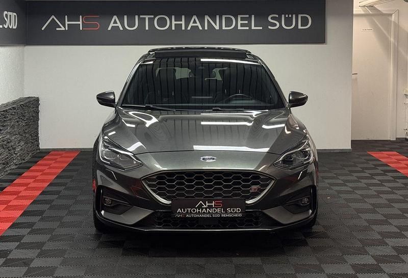 Gebraucht Ford Focus ST 280 PS (205 kW) 2019 Magneticgrau (metallic) Limousine