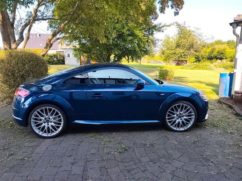 Gebraucht Audi TT Ambiente 230 PS (169 kW) 2015 Blau Coupé