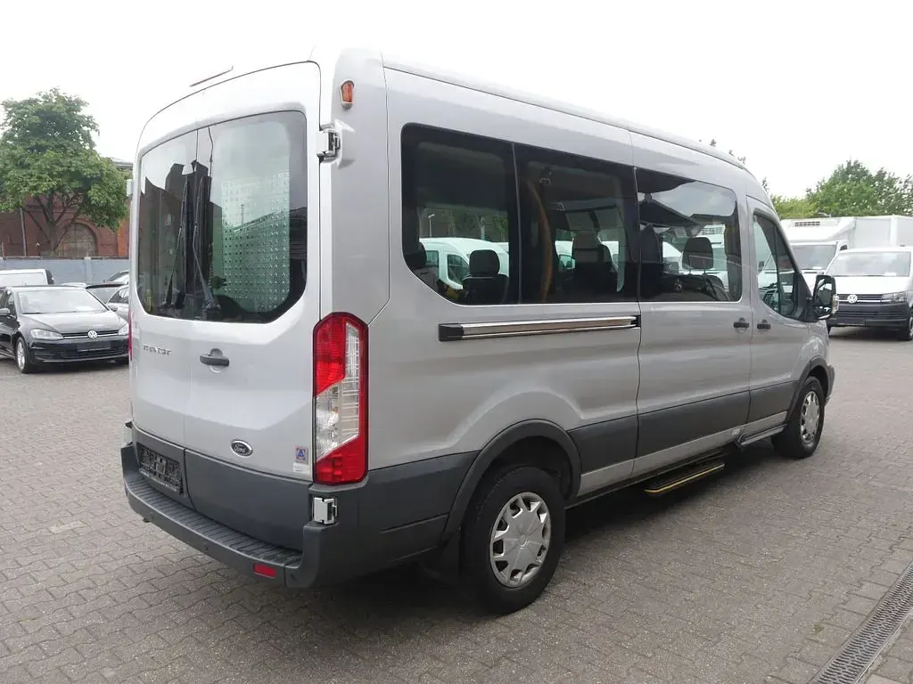 Gebraucht Ford Transit 131 PS (96 kW) 2019 Silber Van
