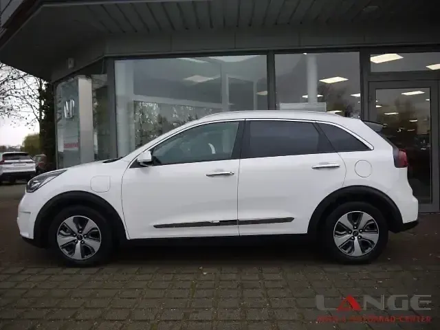 Gebraucht Kia Niro Vision 105 PS (77 kW) 2018 Weiß SUV
