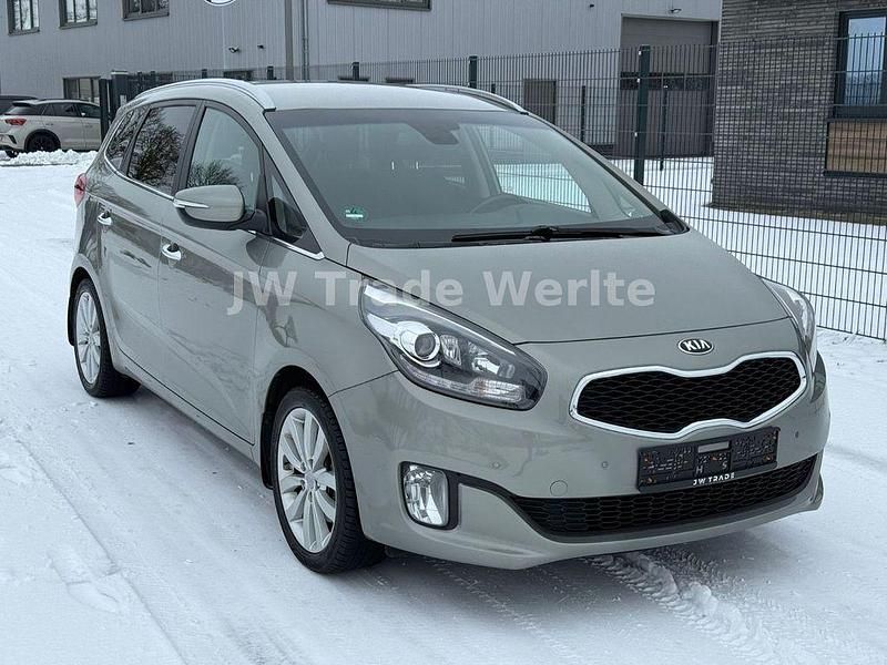 Gebraucht Kia Carens Premium 141 PS (103 kW) 2016 Beige Van / Kleinbus
