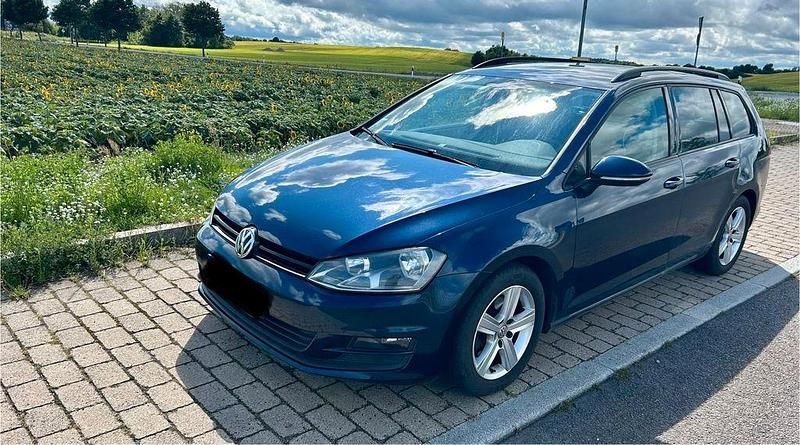 Blau Gebraucht 2015 VW Golf VII Comfortline Kombi | 9.900 € (Fairer Preis) - Bild 1/4