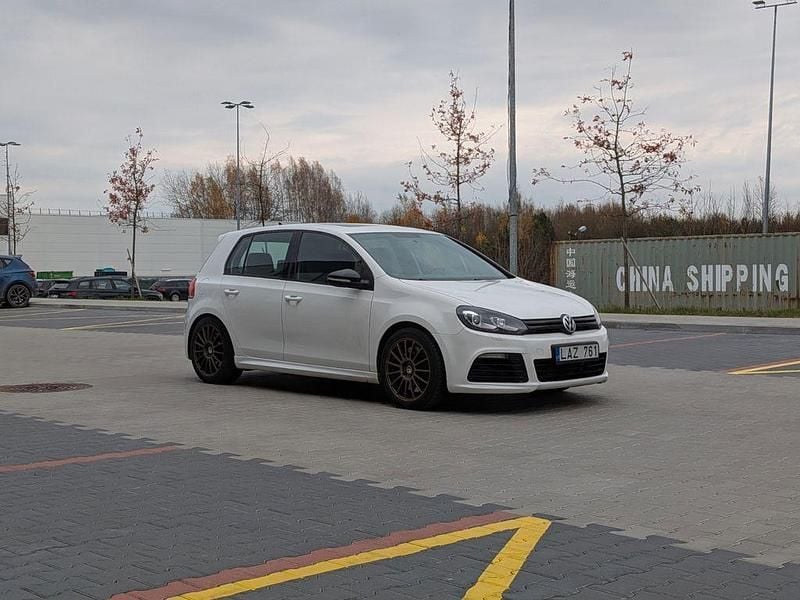 Weiß Gebraucht 2013 VW Golf VII R Limousine | 8.399 € - Bild 1/4