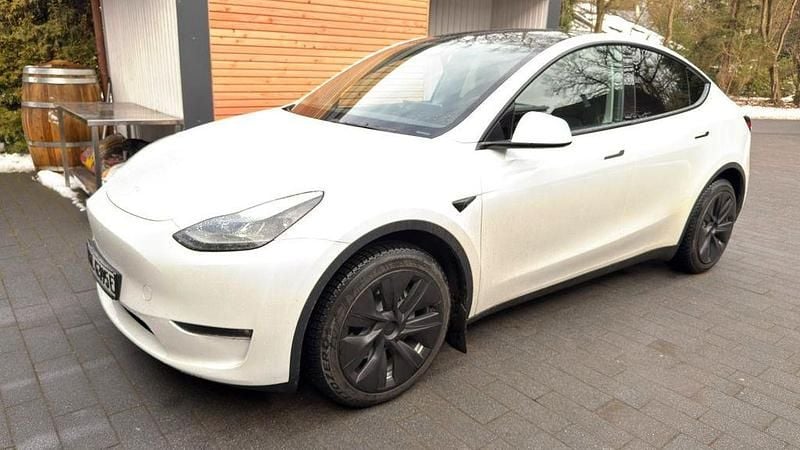 Gebraucht Tesla Model Y 378 kW (514 PS) 2023 Weiß SUV