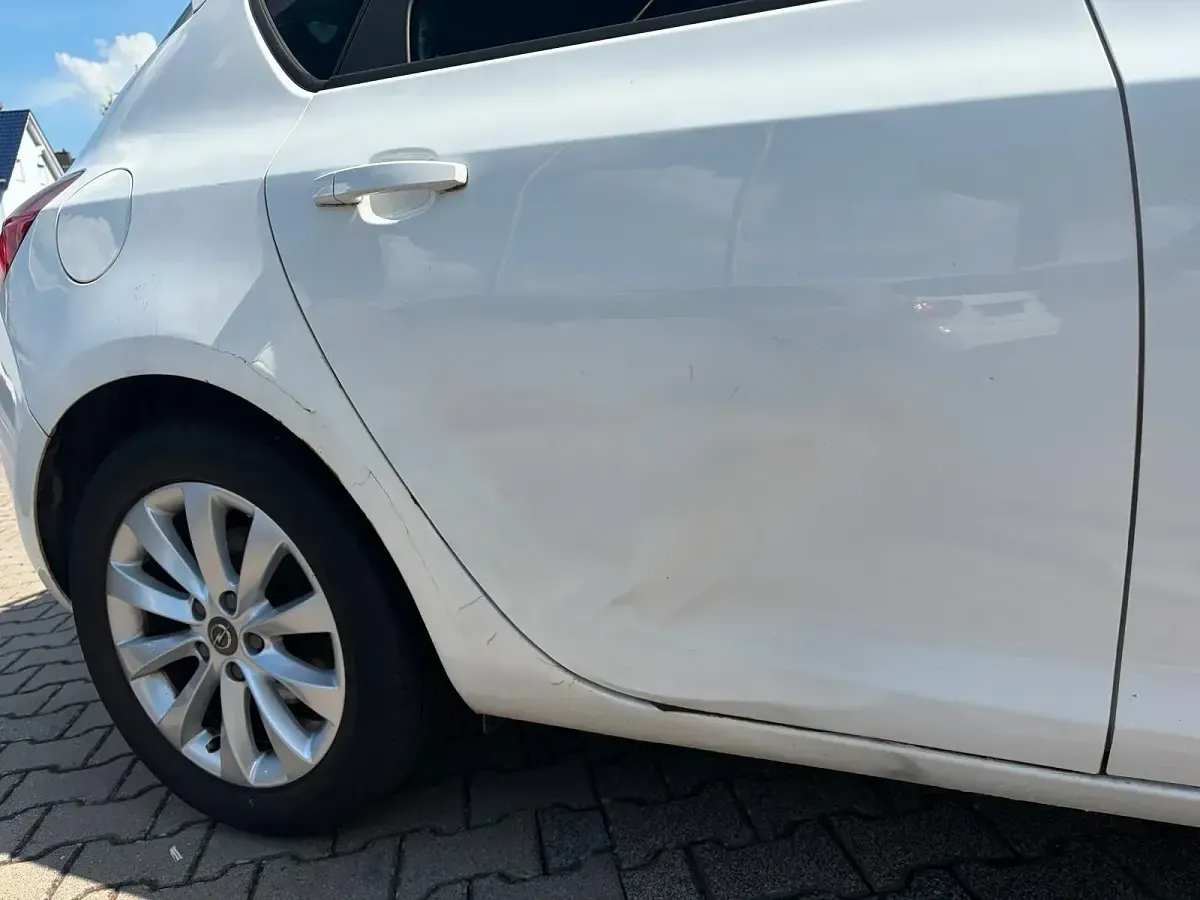 Gebraucht Opel Astra 110 PS (80 kW) 2012 Weiß Limousine