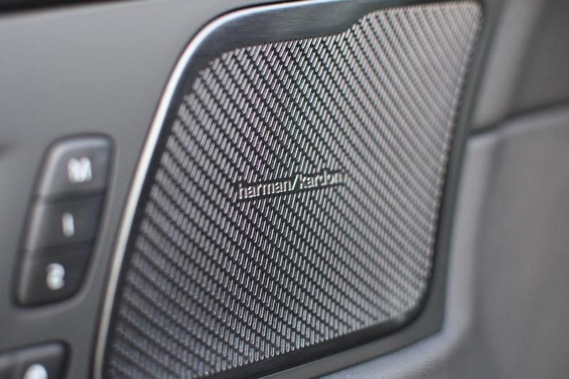 Neu Volvo XC60 250 PS (183 kW) 2025 Schwarz SUV