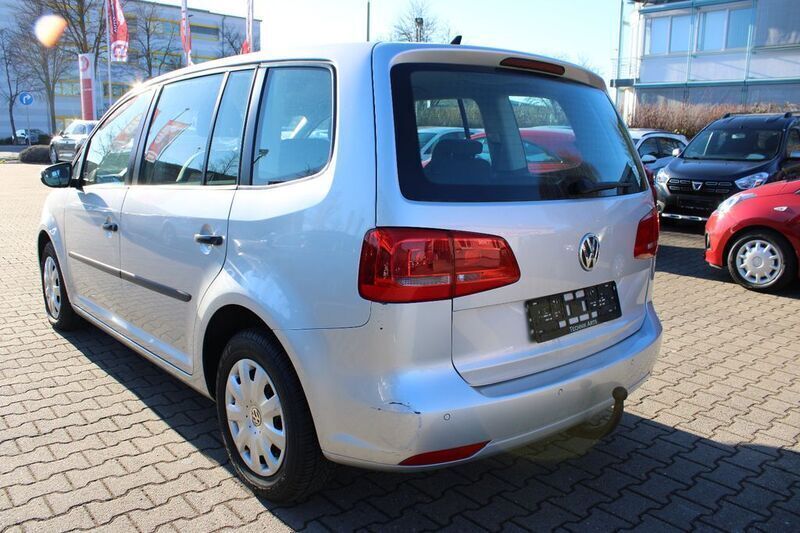 Gebraucht VW Touran 105 PS (77 kW) 2013 Silber Van / Kleinbus