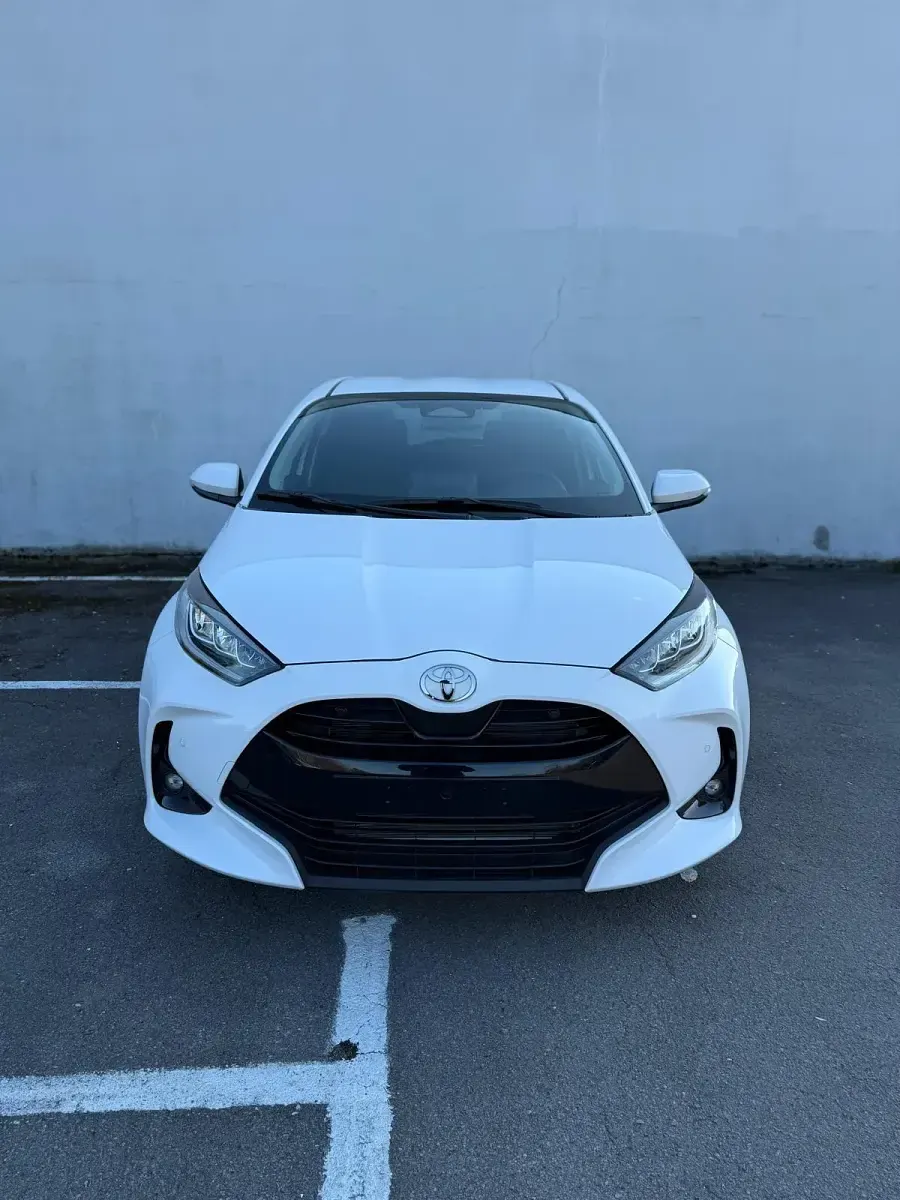 Neu Toyota Yaris Style 92 PS (67 kW) 2025 Weiß Kleinwagen