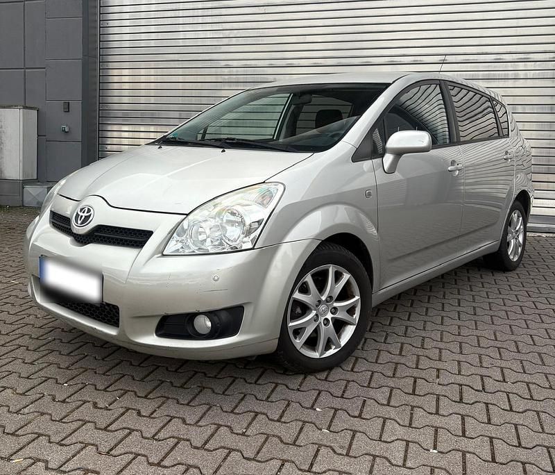 Gebraucht Toyota Corolla Verso Team 129 PS (94 kW) 2008 Silber Van / Kleinbus