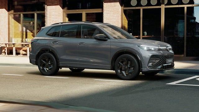 Neu VW Tiguan R-line 204 PS (150 kW) 2025 Delfingrau metallic SUV