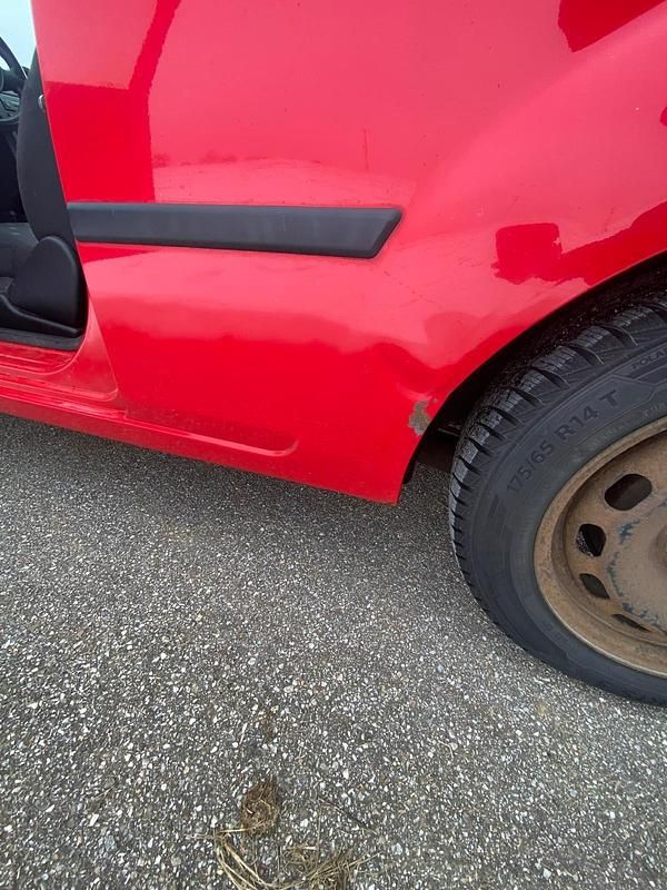 Gebraucht Ford Fiesta 70 PS (51 kW) 2005 Rot Kleinwagen