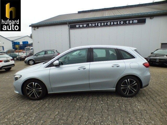 Silber Gebraucht 2024 Mercedes B200 Advanced Van / Kleinbus | 28.795 € (Superpreis) - Bild 1/4