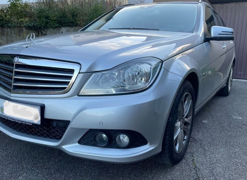 Silber Gebraucht 2011 Mercedes C180 Kombi | 9.800 € - Bild 1/4