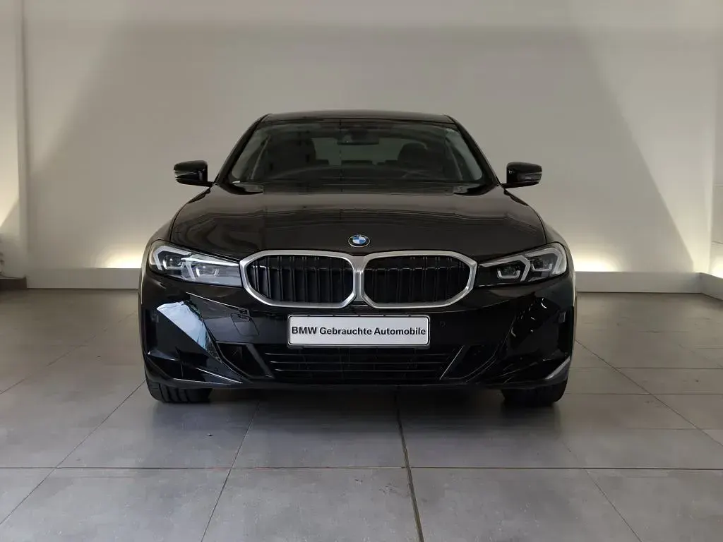Gebraucht BMW 318 156 PS (114 kW) 2022 Schwarz Limousine