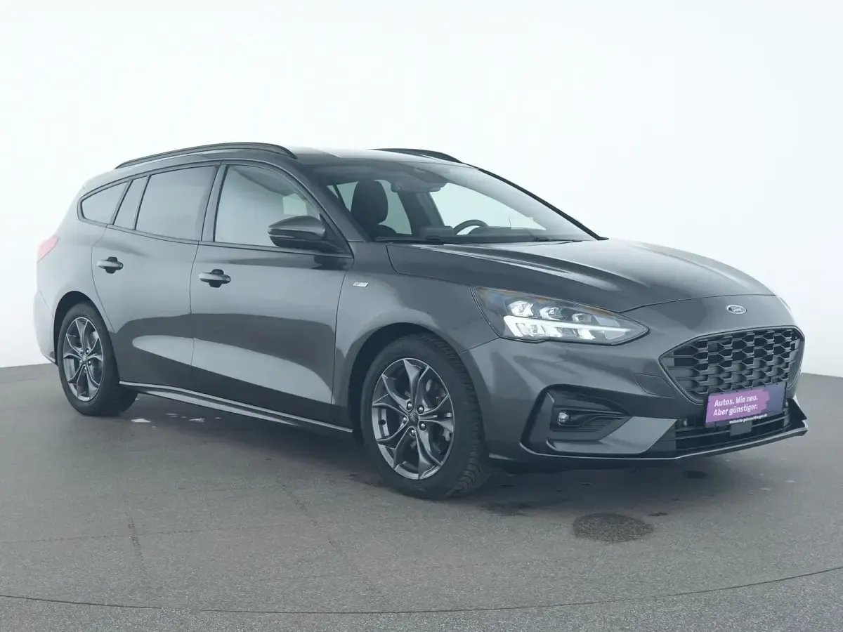 Gebraucht Ford Focus ST-Line 125 PS (91 kW) 2021 Magnetic grau Limousine