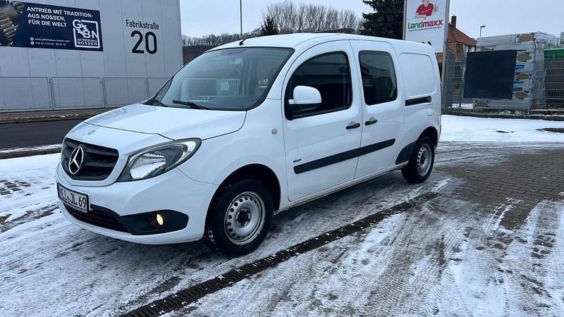 Weiß Gebraucht 2017 Mercedes Citan 111 Van / Kleinbus | 8.627 € (Fairer Preis) - Bild 1/4
