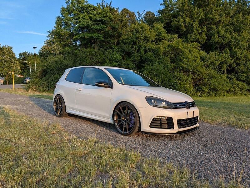 Weiß Gebraucht 2011 VW Golf VI R Limousine | 14.200 € - Bild 1/4