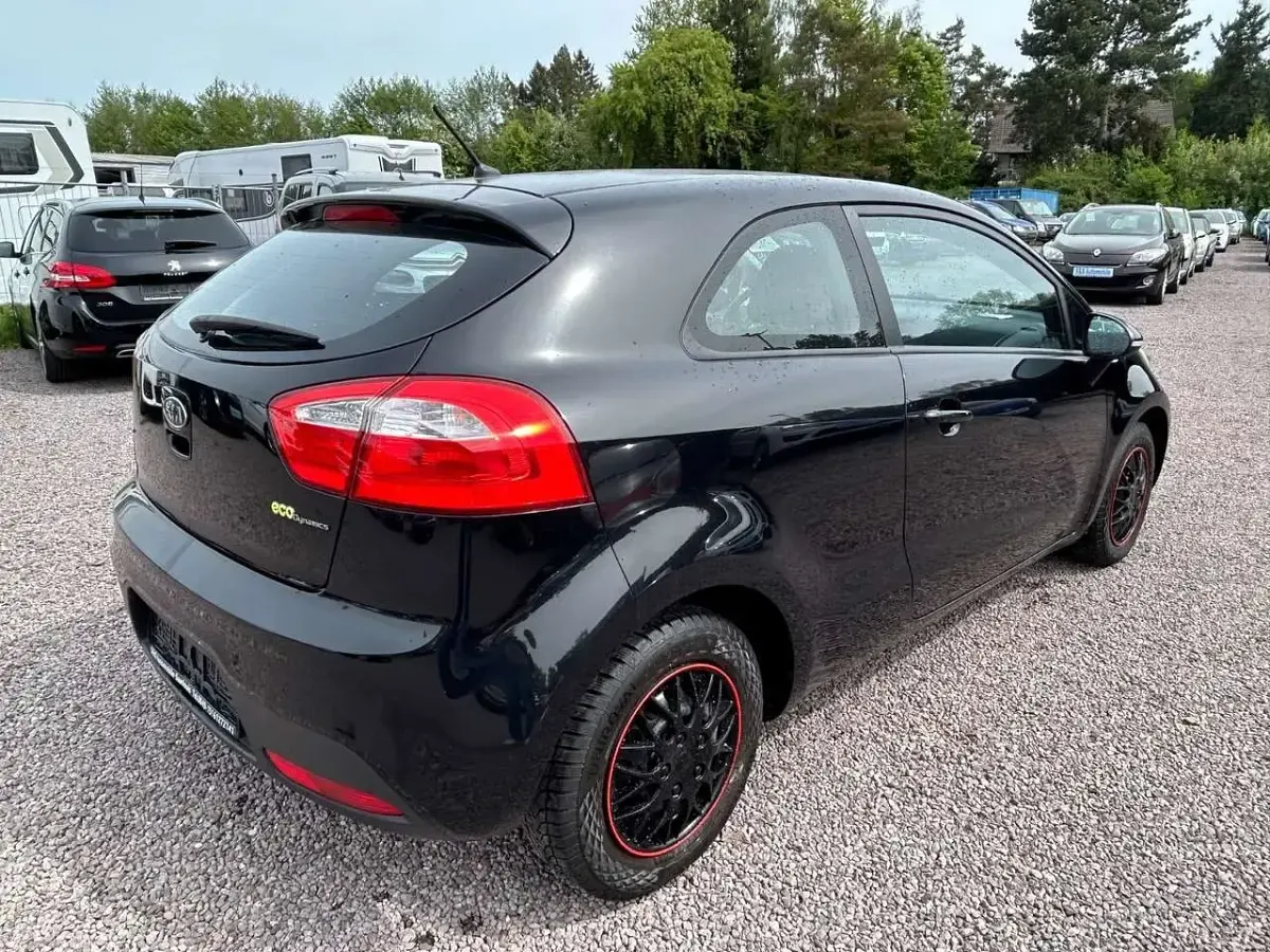 Gebraucht Kia Rio 75 PS (55 kW) 2013 Aurora black Kleinwagen