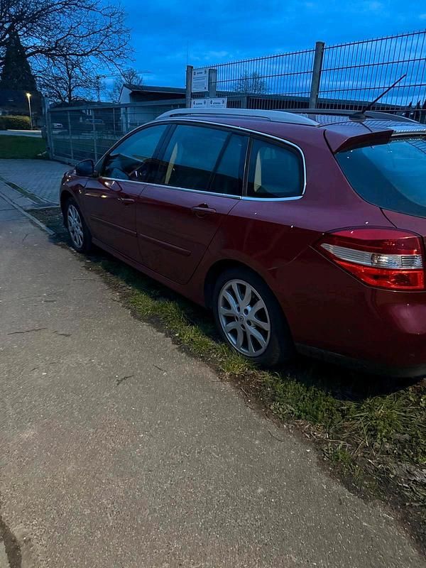 Gebraucht Renault Laguna III 140 PS (102 kW) 2008 Rot Kombi
