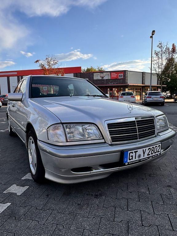 Silber Gebraucht 1999 Mercedes C180 Limousine | 5.099 € (Fairer Preis) - Bild 1/4