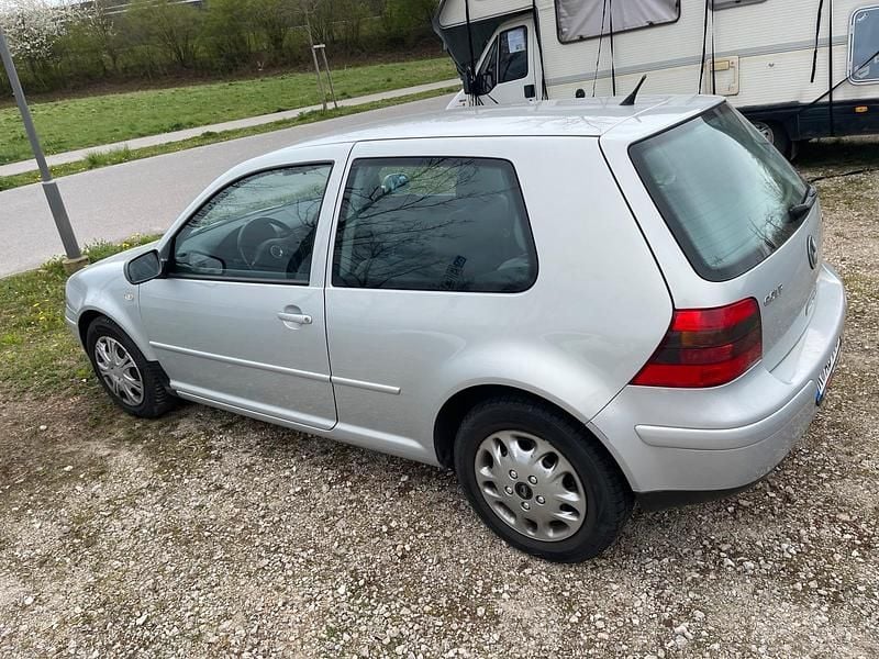 Gebraucht VW Golf 101 PS (74 kW) 2001 Grau Coupé