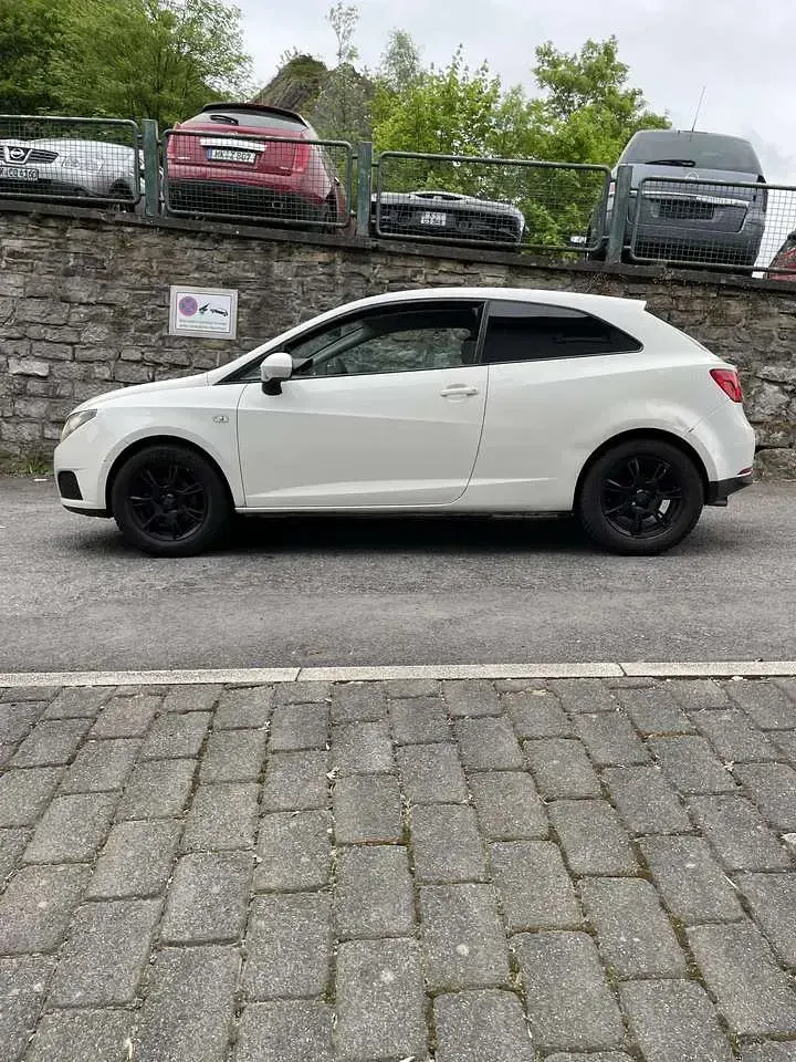 Gebraucht Seat Ibiza 75 PS (55 kW) 2009 Weiß Limousine