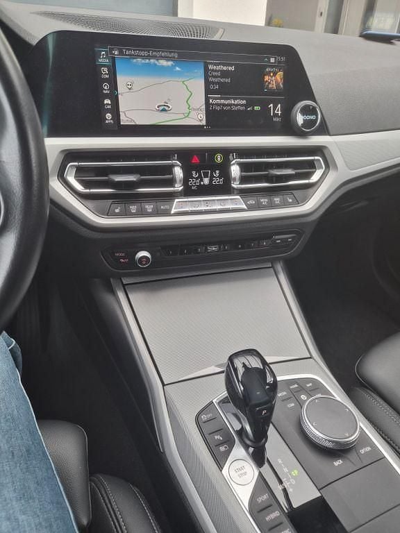 Gebraucht BMW 330e Advantage 292 PS (214 kW) 2019 Schwarz Limousine