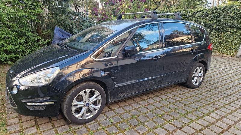 Schwarz Gebraucht 2011 Ford S-MAX Titanium Van / Kleinbus | 6.300 € (Fairer Preis) - Bild 1/4