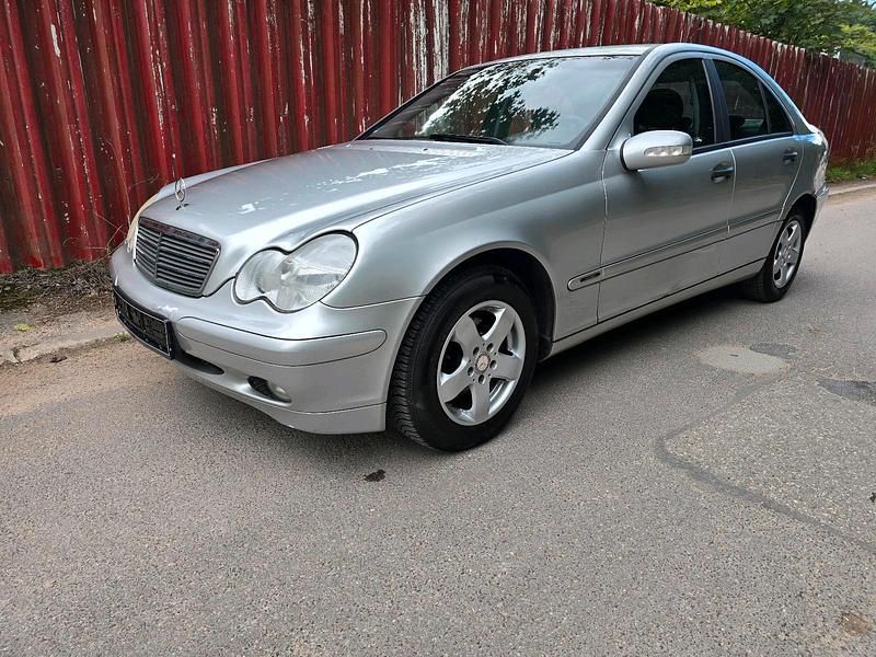 Silber Gebraucht 2003 Mercedes C180 Limousine | 2.450 € (Fairer Preis) - Bild 1/4