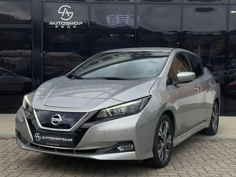 Grau Gebraucht 2019 Nissan Leaf 360º Kleinwagen | 10.990 € (Fairer Preis) - Bild 1/4