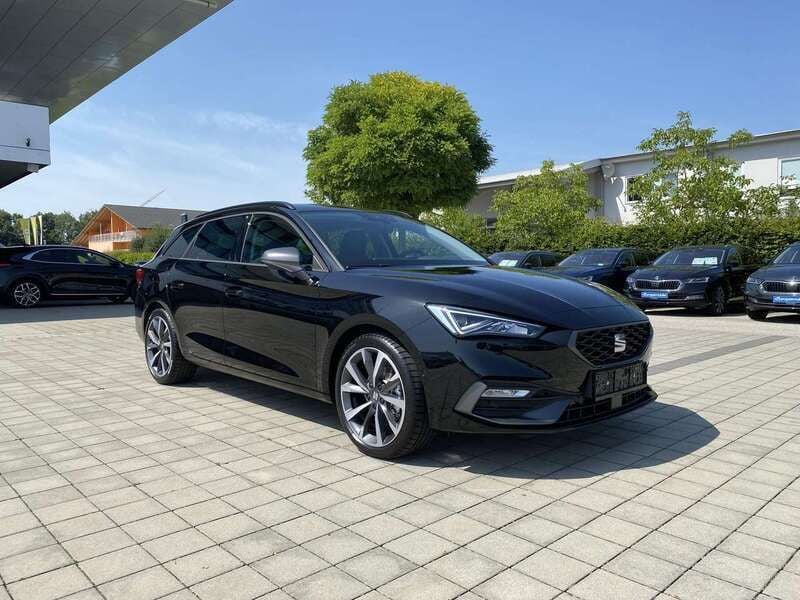 Midnight schwarz meta... Gebraucht 2021 Seat Leon FR Kombi | 22.975 € (Fairer Preis) - Bild 1/3