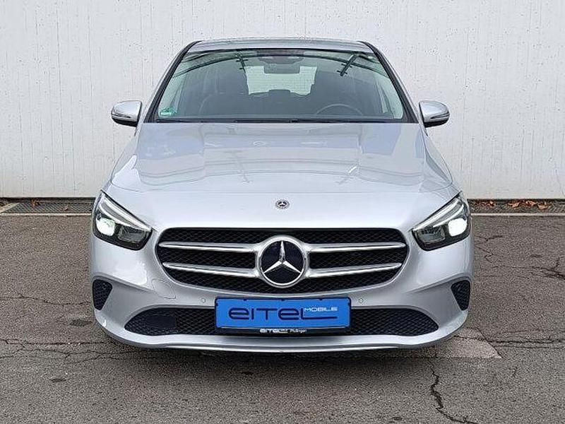 Gebraucht Mercedes B200 Progressive 163 PS (119 kW) 2020 Iridiumsilber Van / Kleinbus