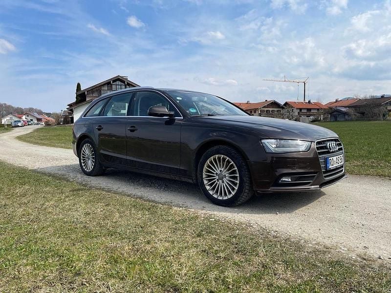 Gebraucht Audi A4 Ambiente 143 PS (105 kW) 2013 Braun Kombi