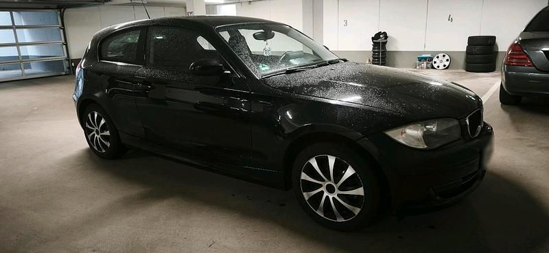Gebraucht BMW 118 143 PS (105 kW) 2007 Schwarz Kleinwagen